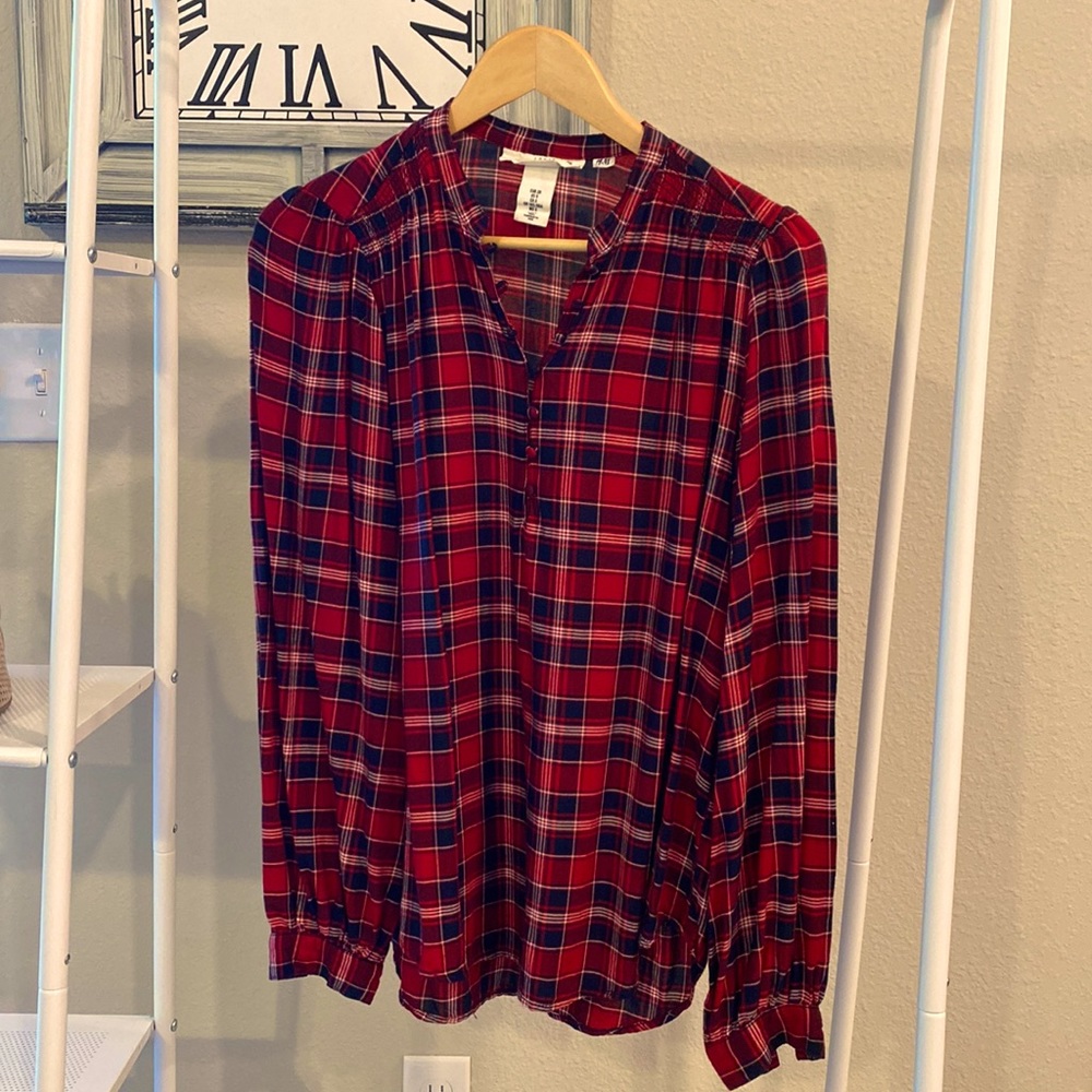 H &M flannel. Only worn once. Very soft and super cute.